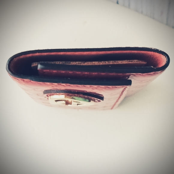 GUCCI Pink Patent Leather GG Gold Heart Logo Key/Card Holder - Picture 12 of 12